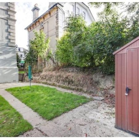 Central 2 Bedroom Garden Flat With Free Parking ロイヤル・タンブリッジ・ウェルズ エクステリア 写真