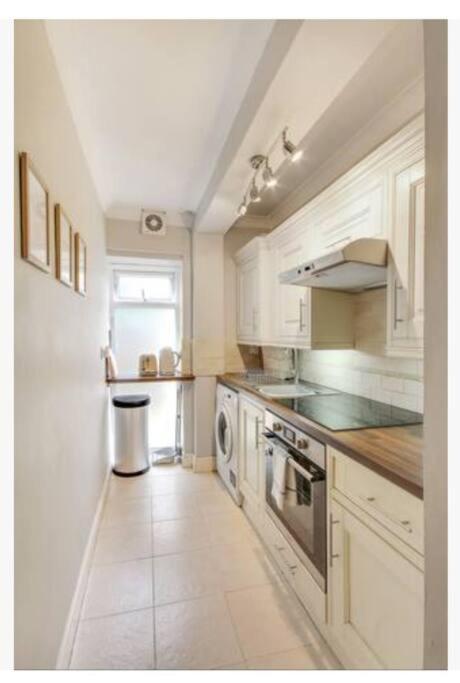 Central 2 Bedroom Garden Flat With Free Parking ロイヤル・タンブリッジ・ウェルズ エクステリア 写真