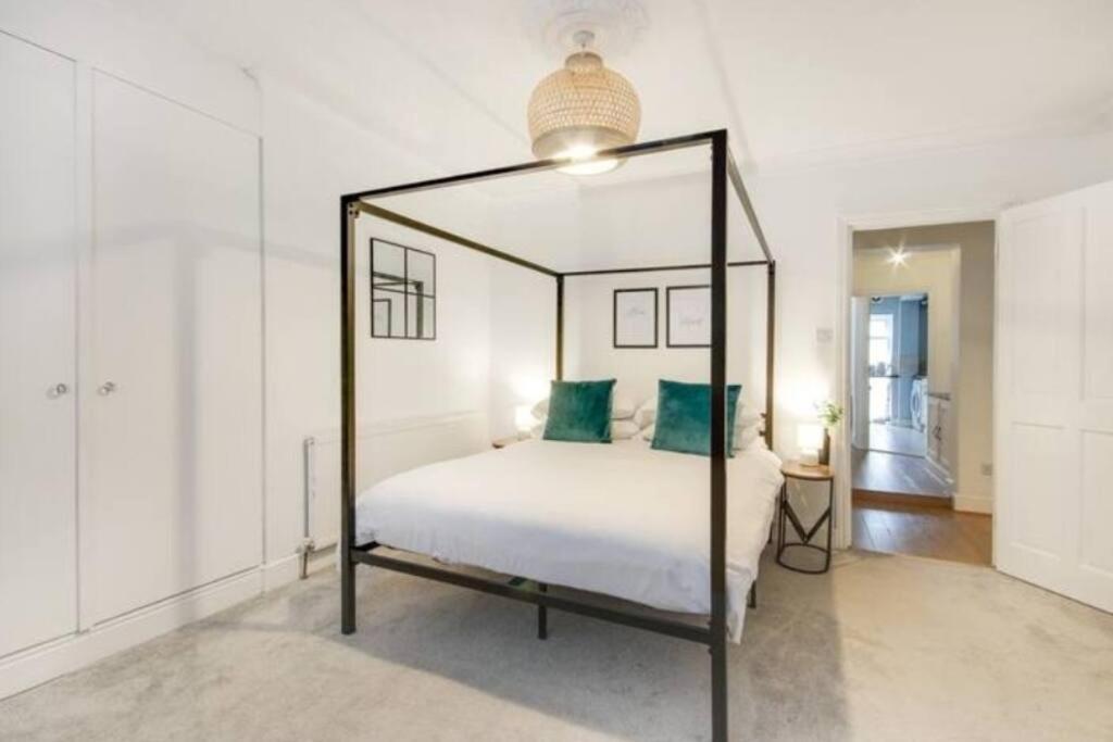 Central 2 Bedroom Garden Flat With Free Parking ロイヤル・タンブリッジ・ウェルズ エクステリア 写真